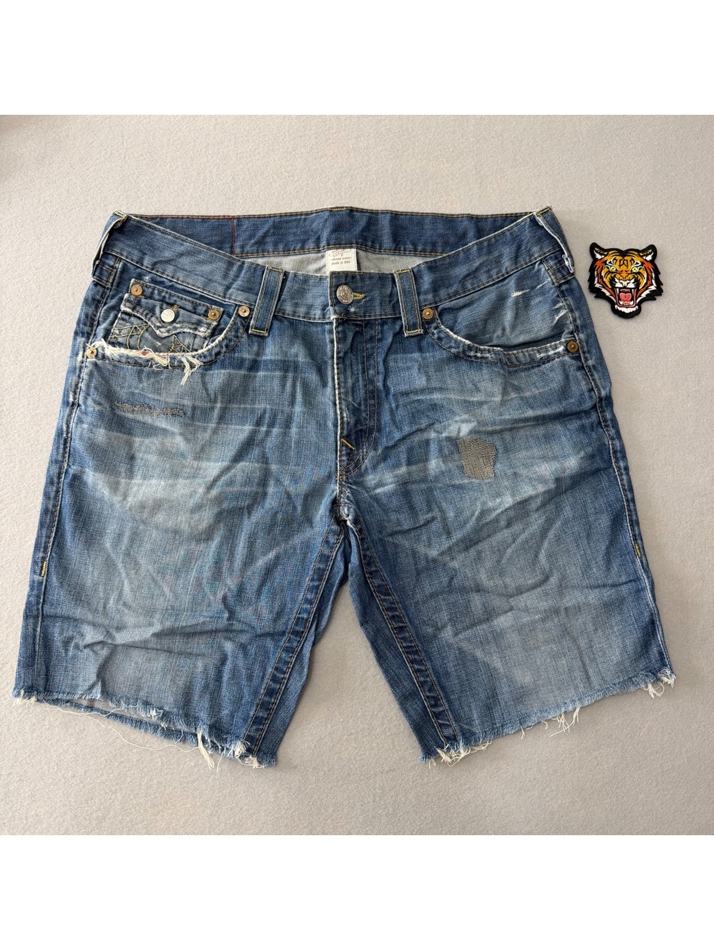 🔥 242/484 True Religion Men’s 36 Denim Shorts Blue Distressed Raw Hem